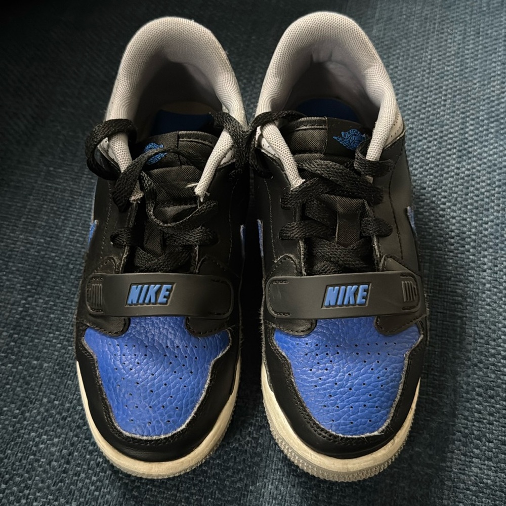 Jordan kids sneakers size 1Y